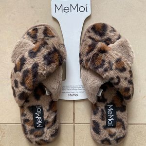 NWT MeMoi Cheetah Plush Women’s Slippers